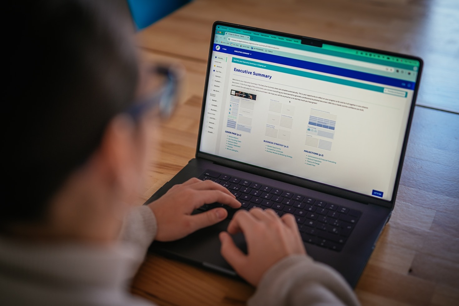 Cash Flow Management Tips to Scale Your Service Company